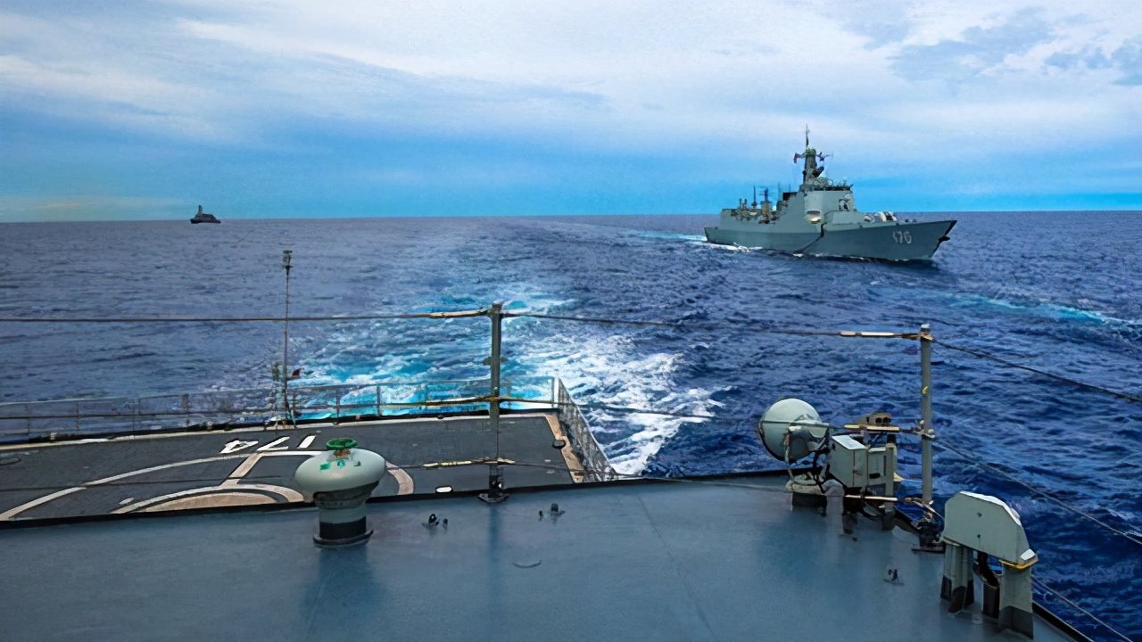 美日法澳軍艦開到東海，華春瑩反問：這樣做能嚇唬得了中國嗎？