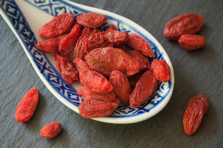 枸杞藥食同源，堅持用枸杞泡水喝，能改善身體什麼問題？