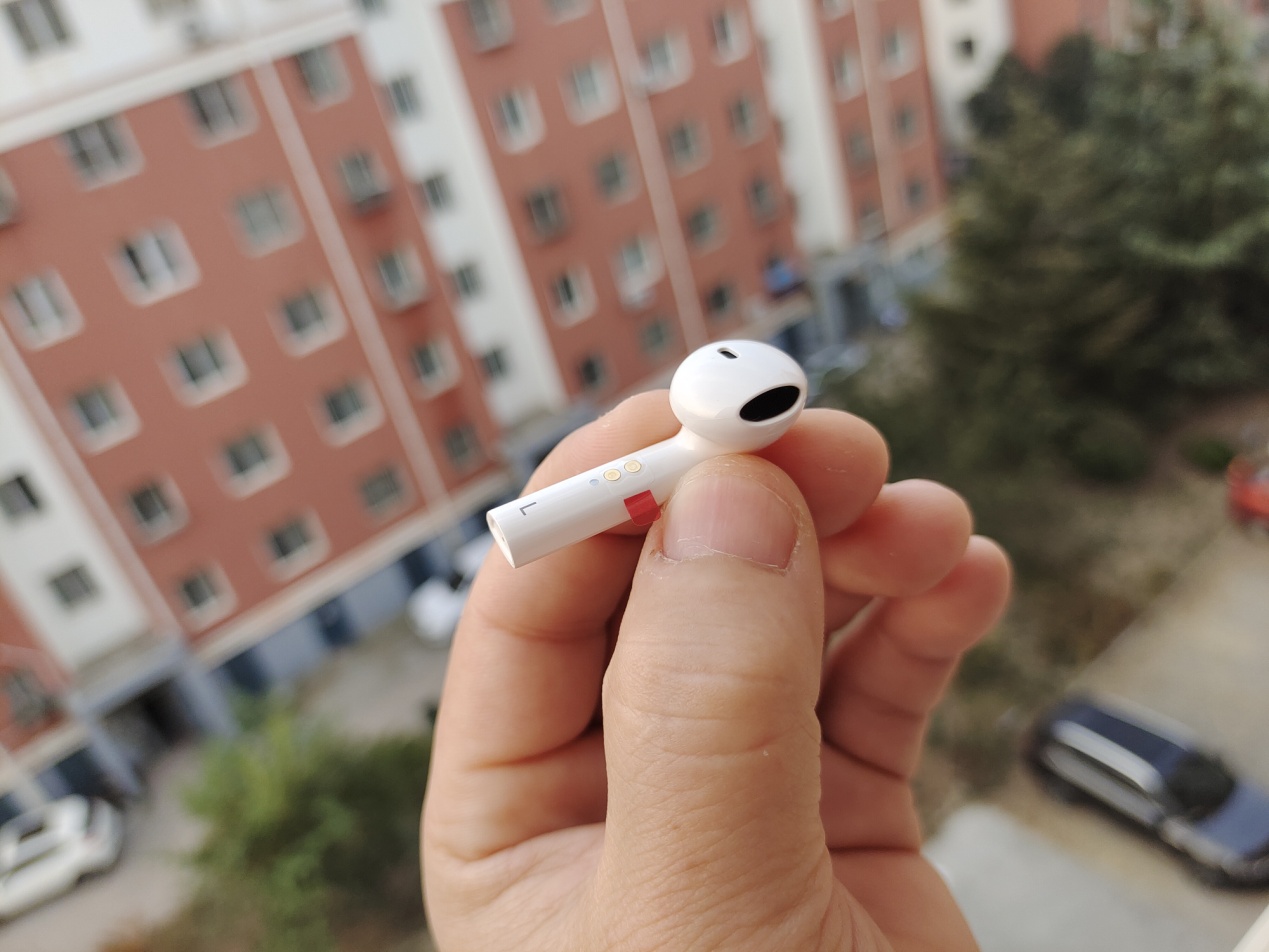 我的首款无线充电蓝牙耳机——omthing小方盒上手体验