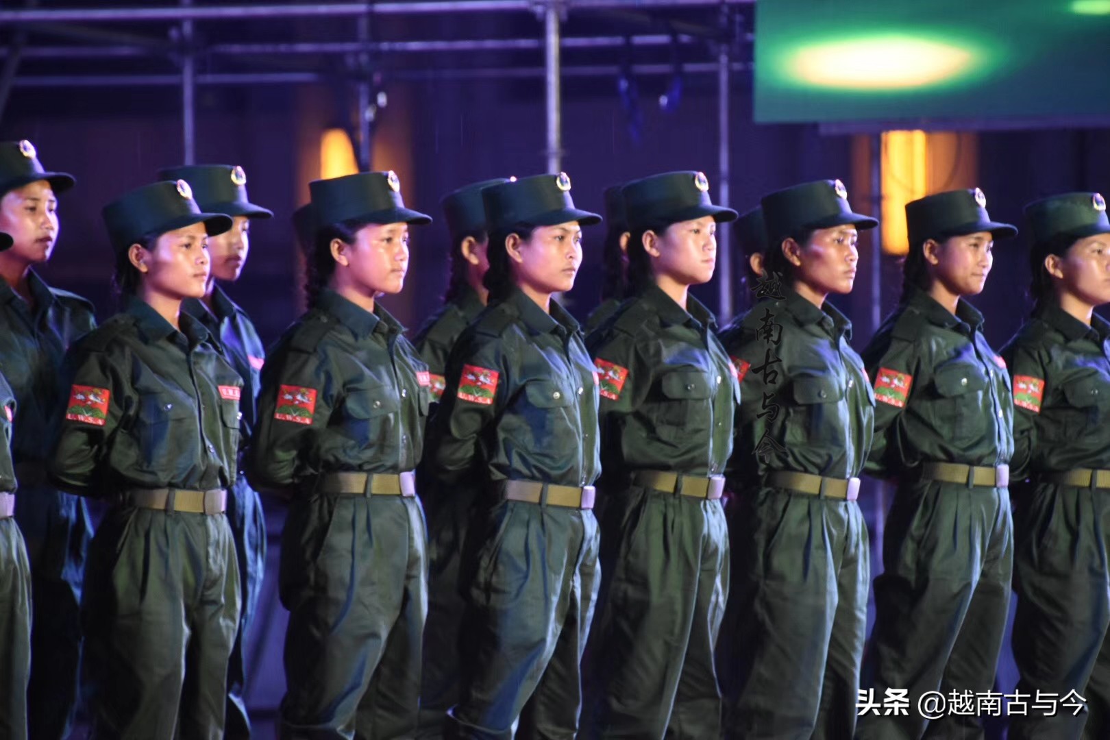 实拍缅甸佤邦三十周年文艺演出:佤族美女十分美丽,全场都是汉字.