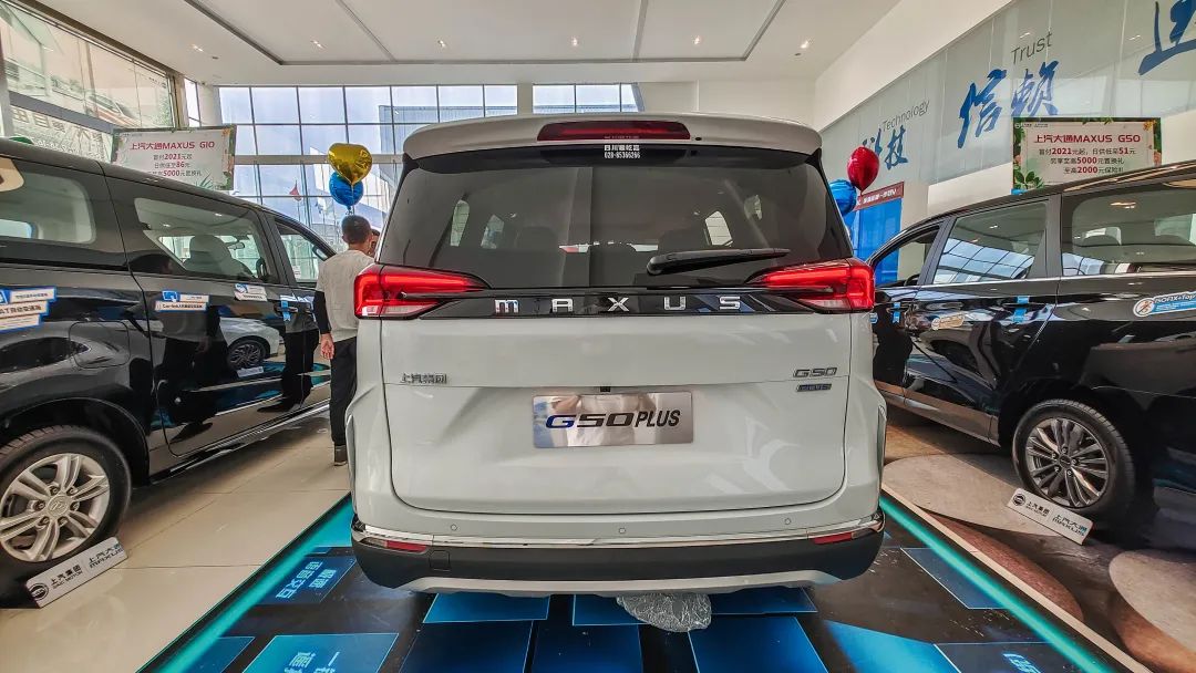 它比传祺M6强多了，堪称家用MPV中的智能担当