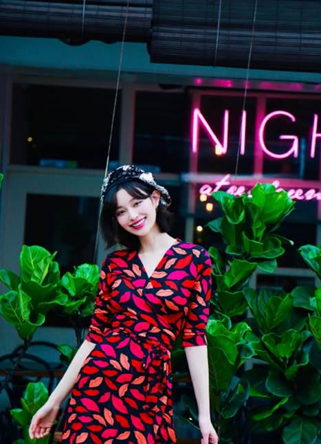 時尚女孩蓋玥希，私服穿搭“花樣百出”，但是都很少女風(fēng)啊