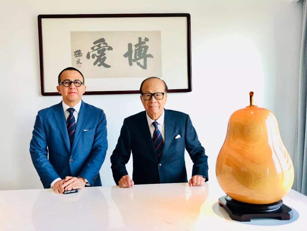 多年前李嘉诚之子李泽楷干的这件事，至今让他