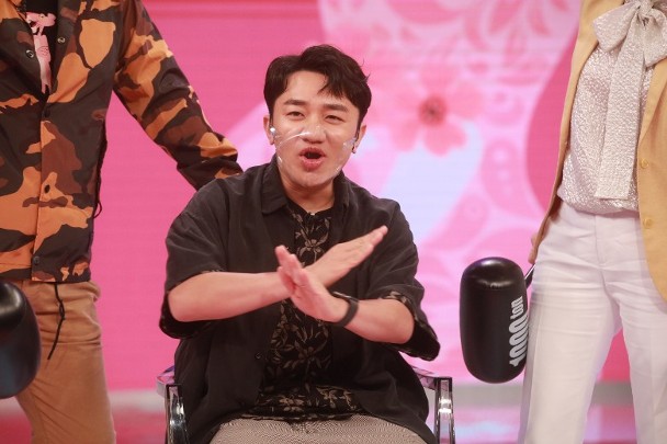 王祖蓝回归TVB后尺度大开，大谈夫妻生活，忘了曹格女儿的爆料？
