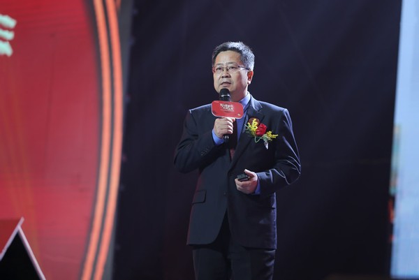 蝉联山东首富！身家高达880亿，旗下公司一年进账2970亿元