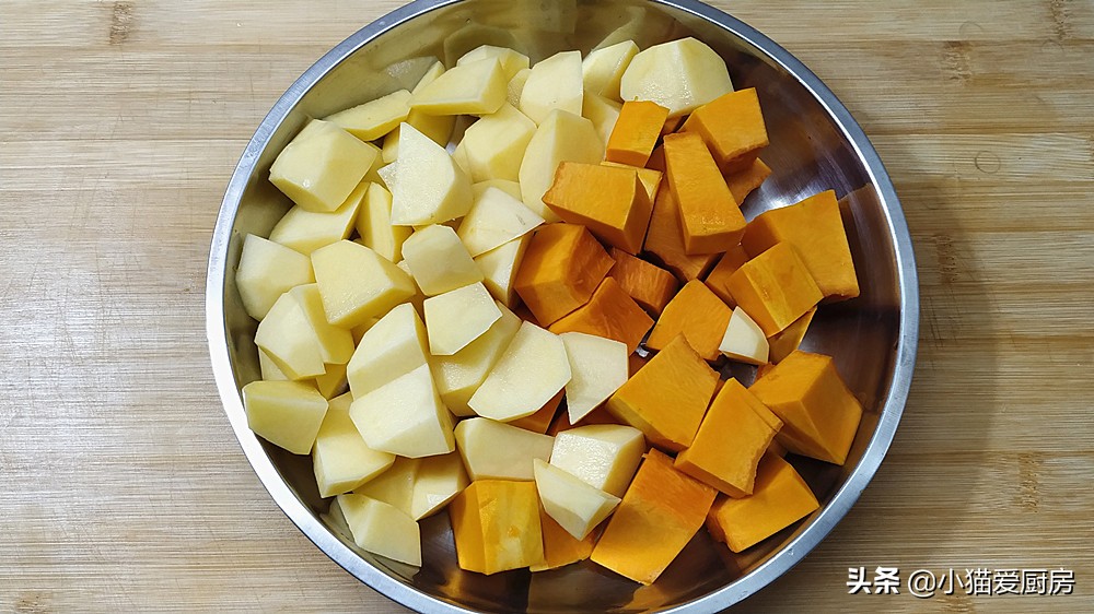 图片[4]-南瓜炖土豆这样做真的好香啊 制作还简单 营养美味 好吃下饭-起舞食谱网