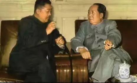 毛主席的烟瘾很大，但是他却为了蒋介石而主动戒烟？