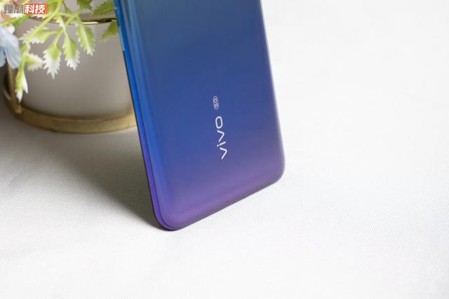 新晉潮流 5G 實力派，vivo S6 評測