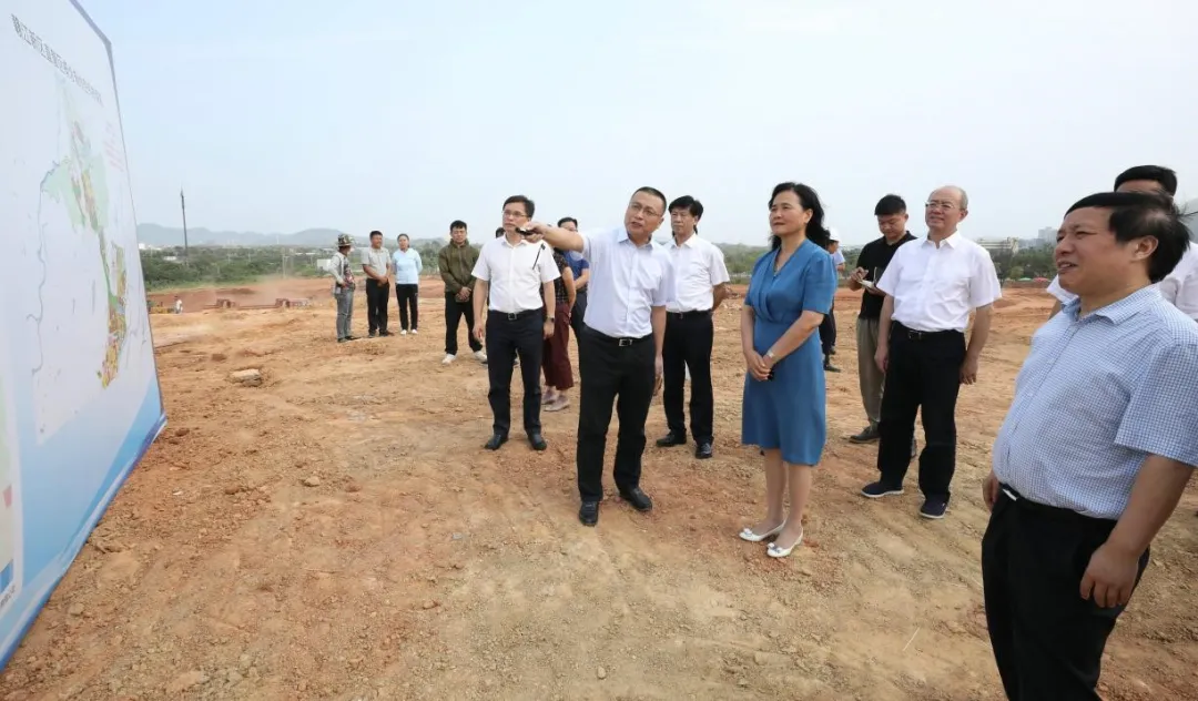 国家卫生健康委党组成员、国家中医药管理局党组书记余艳红一行到赣江新区调研