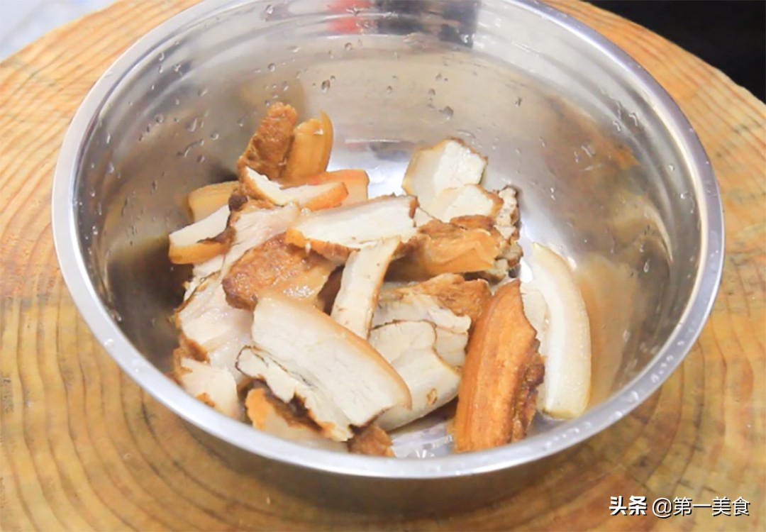 大廚做正宗豫菜“河南條子肉”,出鍋飄香四溢,肥而不膩又入味