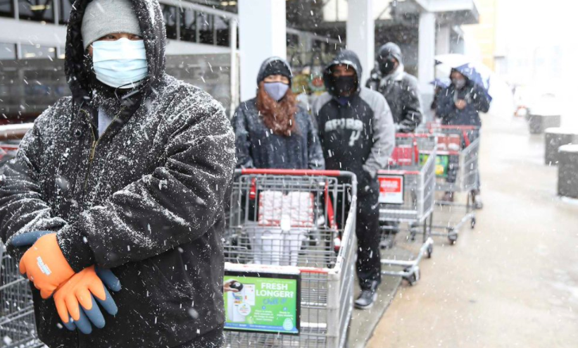 现实版悲惨世界！暴风雪下的美国得州，人们犹如身处冰河时代