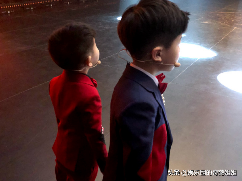 沙溢兒子才是“整容式”長大，大兒子五官精緻立體小兒子憨厚可愛