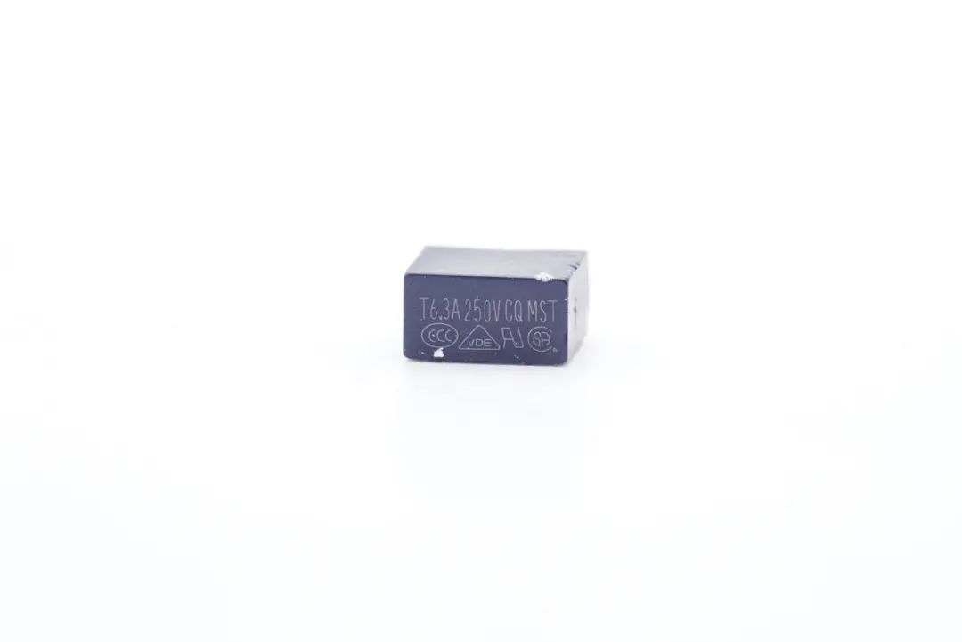 华硕最强游戏本标配300W电源，内置4颗氮化镓，内部结构揭晓