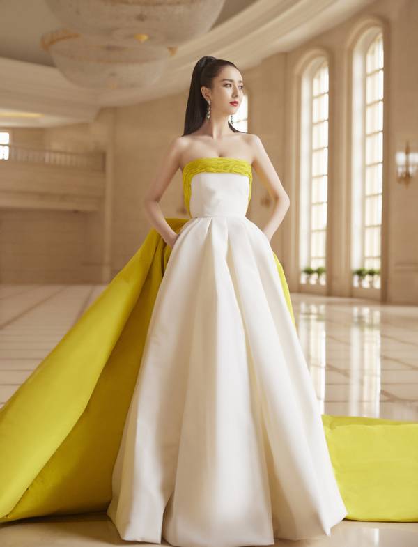 6位女星穿黄裙比美！佟丽娅秀美肩关晓彤腿超长，网友：约好的？