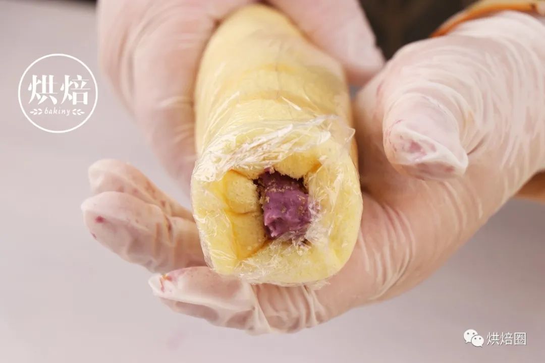 埋进椰香奶油慕斯里的芋泥卷 光看介绍就知道就多好吃了