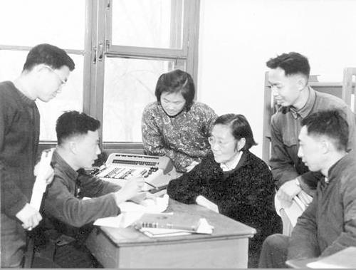 她留学美国，国家需要时却毅然回国，为造原子弹深入西北多年