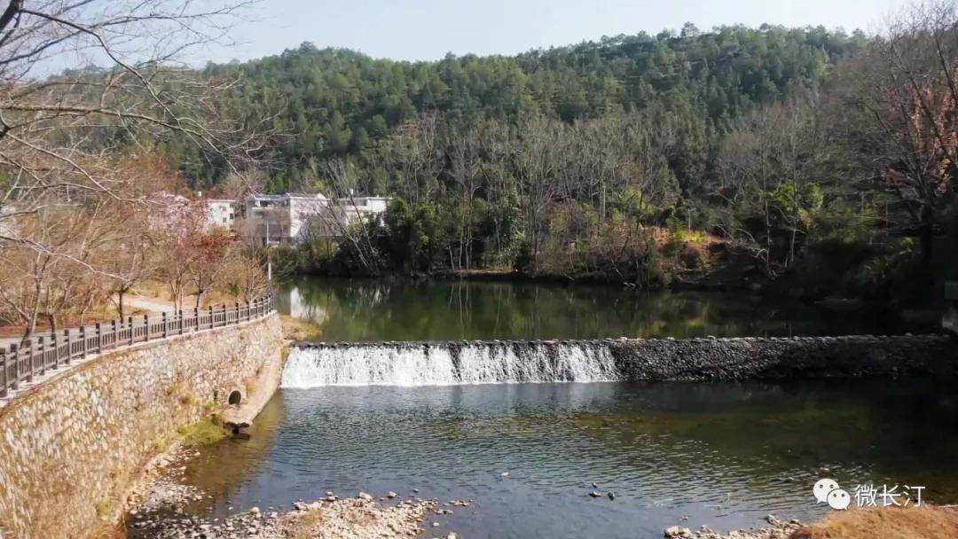 é¿æ±å¿æ°æ¡¥éä½éæï¼ç¨å¥½ä¼å¿èµ°åæ¯å´