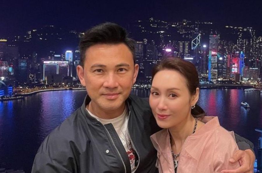 50岁郭可盈罕晒近况，天天给女儿梳头宠爱十足，11岁女儿长相甜美