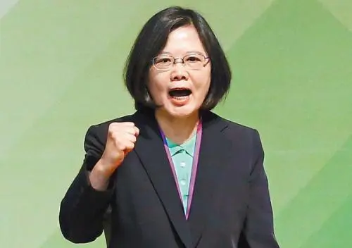 中国展示自由航行！055大驱现身日本海，日本自卫队敢怒不敢言