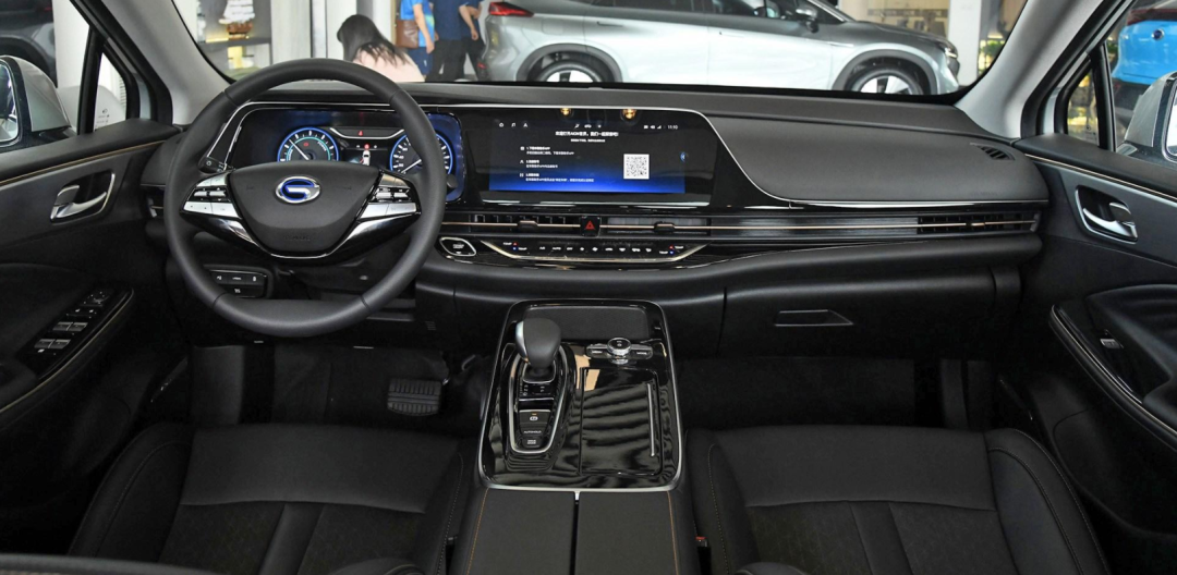 纯电AION S和插电秦PLUS DM-i你选谁？