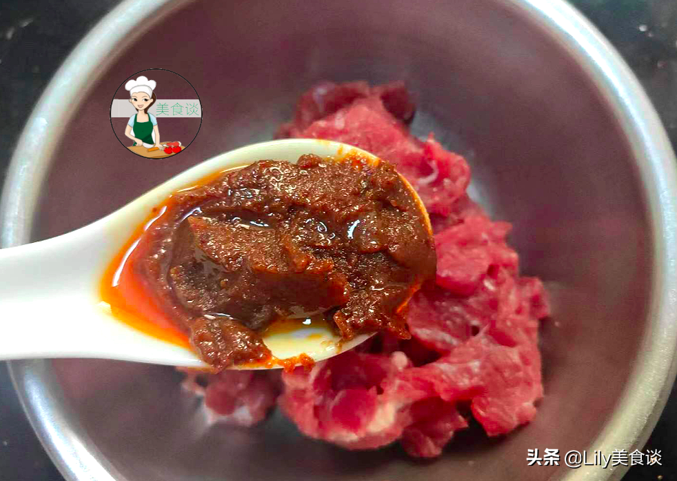 芥藍炒牛肉時，下鍋前多做一步驟，牛肉嫩滑入味，孩子愛吃又營養