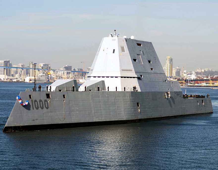 全球最大驱逐舰交付，火力配置空前强大，055大