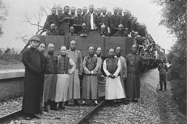 课本之外的詹天佑，一生有八个孩子，一月工资