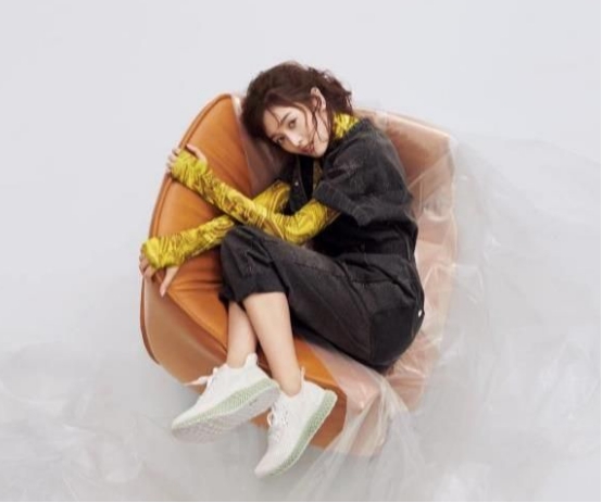 ​女星实体刊销量排名，吴宣仪断层第一，迪丽