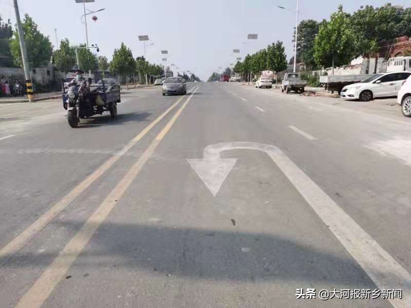 双黄线处被画上调头线，交通标识线咋能随便划？当地警方回应：道路场地被取缔