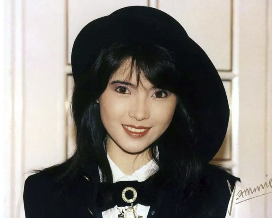“九龙女”蓝洁瑛的陨落史，以及背后毁掉她的幕后黑手