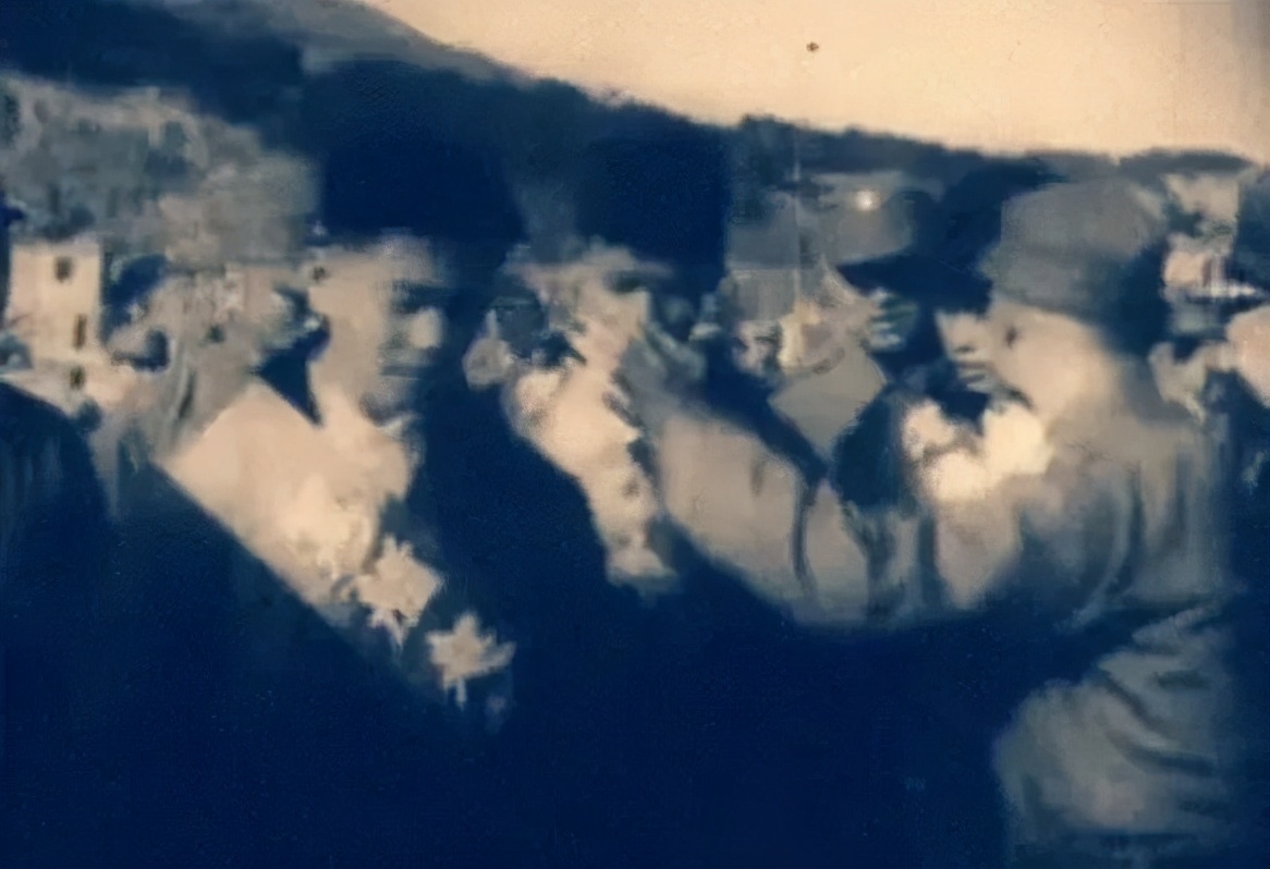 3人叛逃谋害7名战友，周总理命令空军击毙，结局