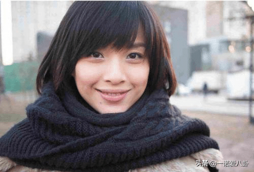 戏里戏外，靳东对离过婚女人情有独钟，2次爱离