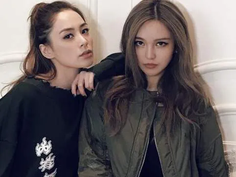 阿娇与赖弘国离婚：果然不对称的假恩爱骗得了