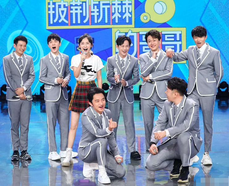 快本上演新节目引围观，吴昕开场舞很燃，高伟光被赞帅气
