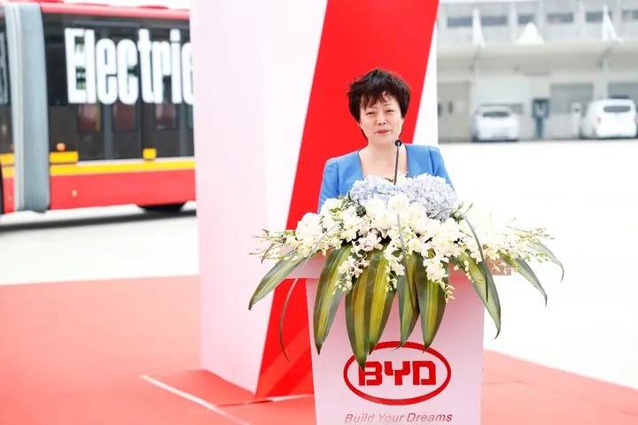 每日大事报：特斯拉要入股比亚迪，比亚迪要收购阿斯顿·马丁？