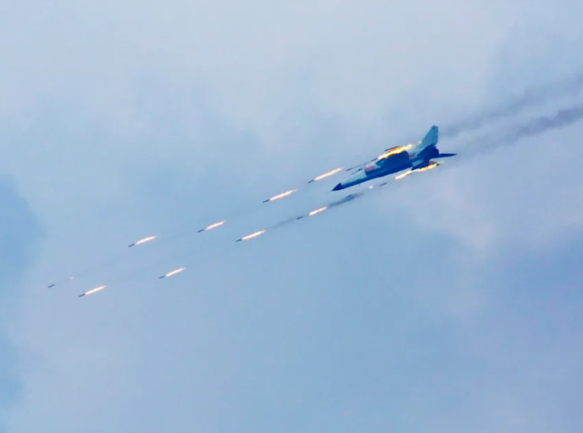 美军6架战机逼近南海，公然对华“下战书”？我国心态发生变化