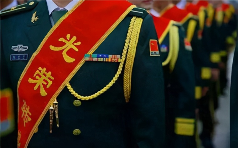 39岁部队行政副团两年，是降职转业到省直机关还