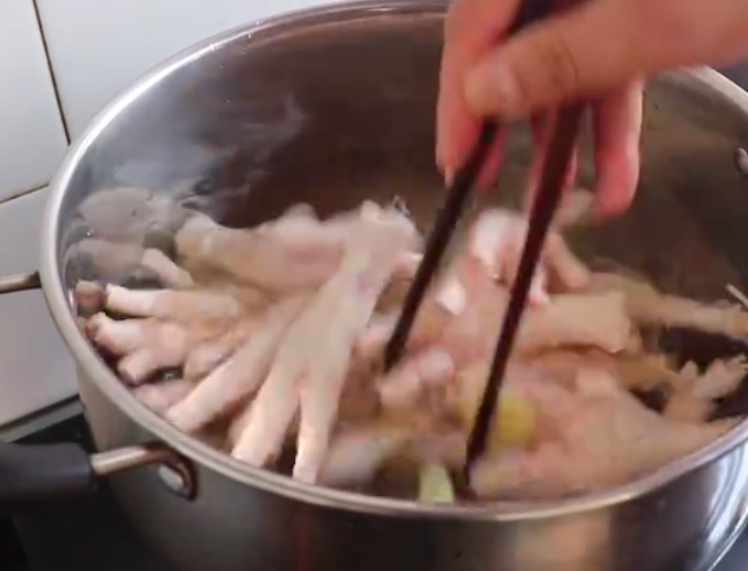图片[3]-这才是鸡爪最好吃的做法出锅实在太香了孩子吃了还在吮手指-起舞食谱网