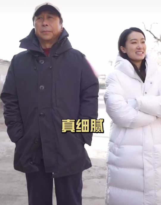 冯巩女儿被张小斐吐槽唱歌难听，亲爹霸气护女