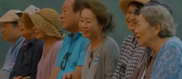 做自媒体赚老人的钱,越来越难了