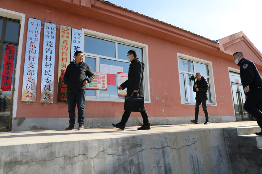 让温暖阳光 执行始于春天