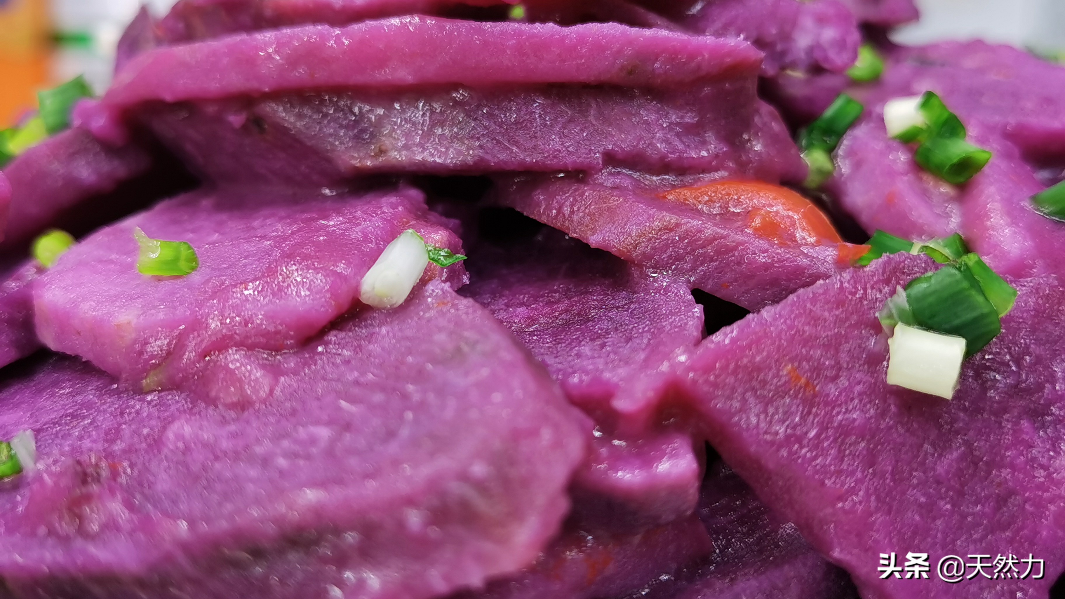 A nutritious and delicious home-cooked dish, the recipe is simple and easy to learn, the vegetarian fried purple potato is fragrant and floury
