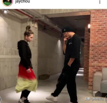 周杰伦昆凌520撒狗粮，跳舞配合默契，花式赞老婆成教科书