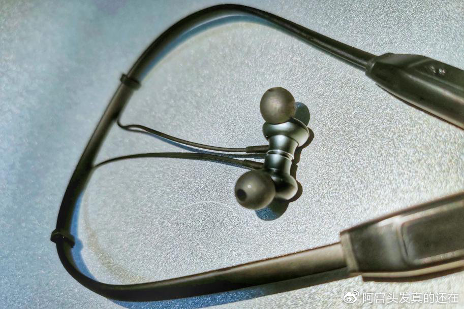 在沉寂的夜空里点燃第一束烟火——西圣Armor蓝牙耳机使用体验