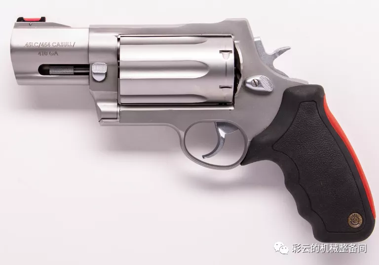 兼容手枪弹和霰弹的“判官”转轮手枪为何在美