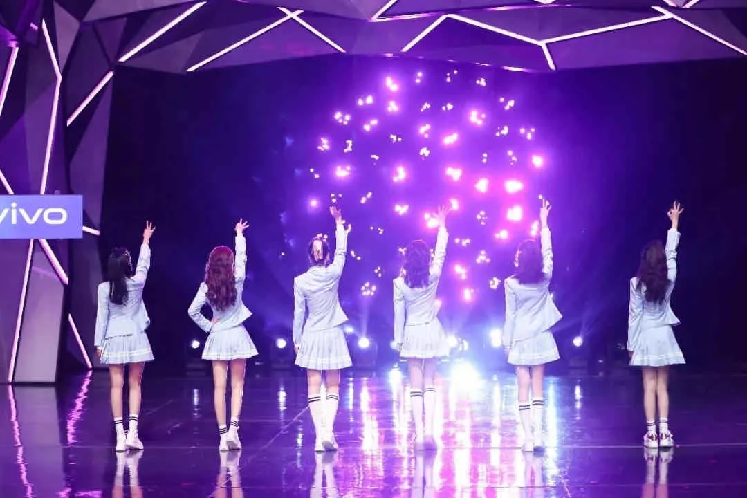 姐姐“乘风破浪”、哥哥“披荆斩棘”，综艺“