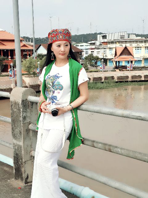 最美警花李赛凤，两段婚姻均失败，遭豪门丈夫