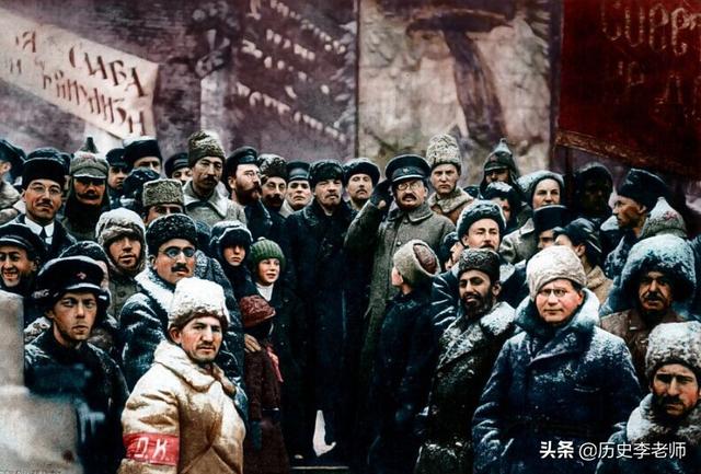 列宁罕见彩色照：图3是他漂亮妻子，图4和斯大林合影，图9是遗容