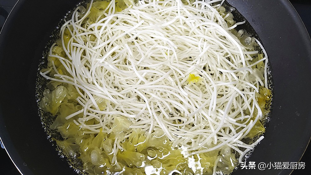 图片[8]-三伏天太热 试一试做一下“银耳拌豆芽”来吃 制作简单味道好-起舞食谱网