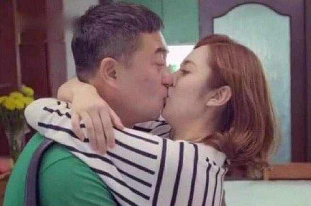 王晓晨在拍摄《我的体育老师》时自嘲到：张嘉